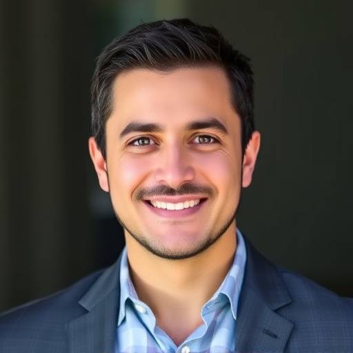 Retrato de Javier Pérez, especialista en comunicación empresarial